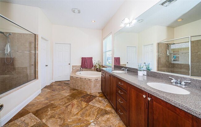 Building Photo - 3033 Stonegate Falls Dr
