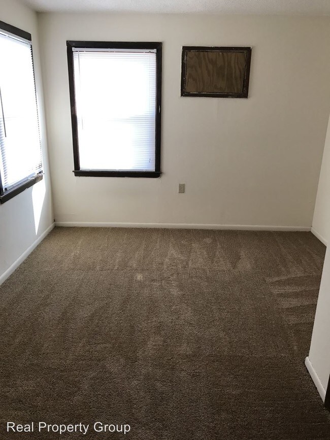 Building Photo - 402 S 9th St