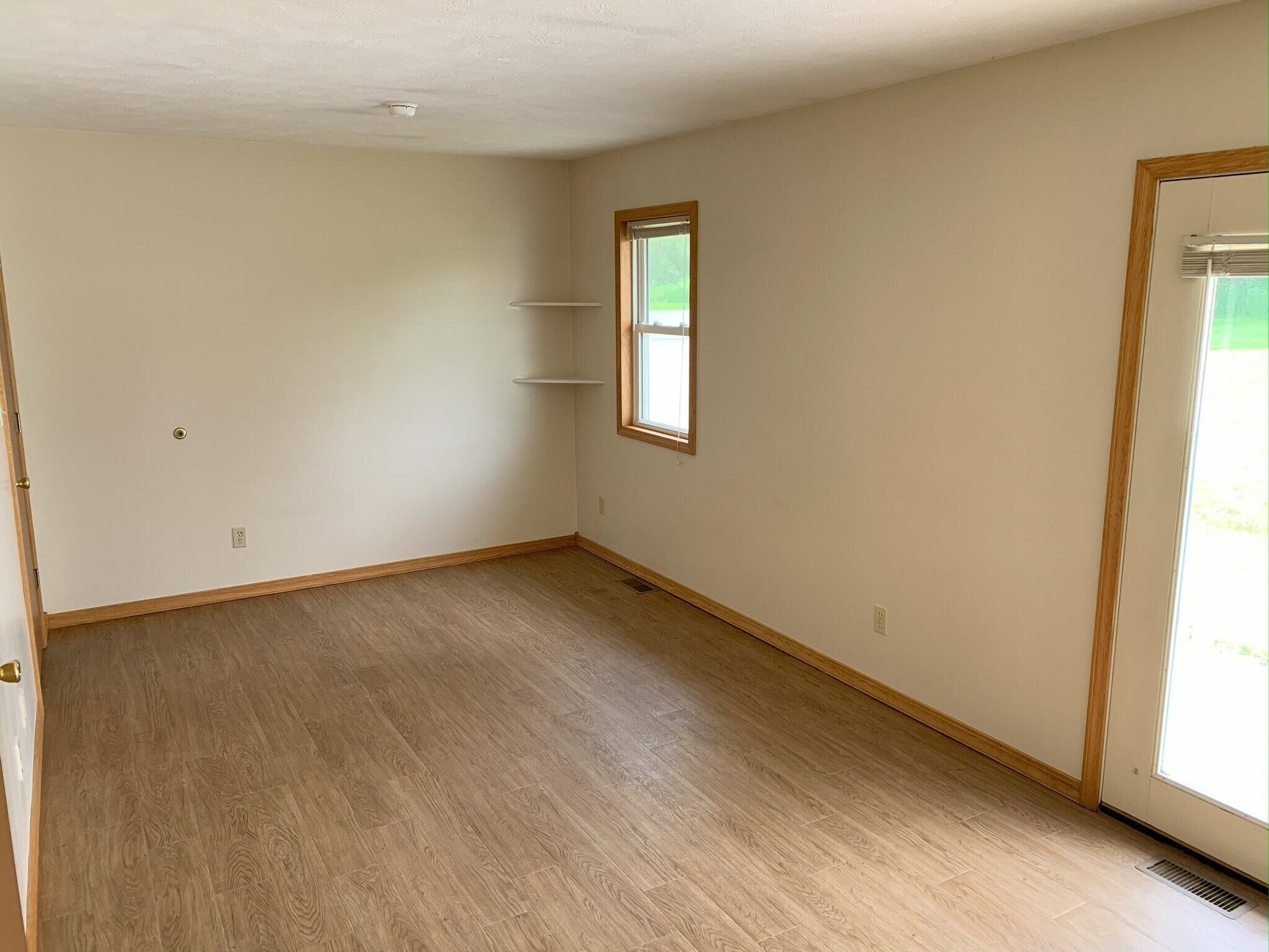 Building Photo - 350 N 100 E
