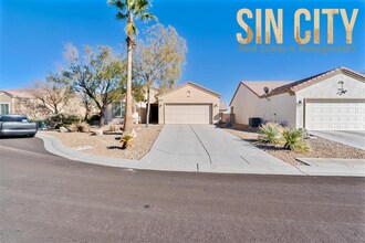 Building Photo - "Charming 3-Bed Haven with 1,718 Sq. Ft. of Comfort in Sun City Aliante!"