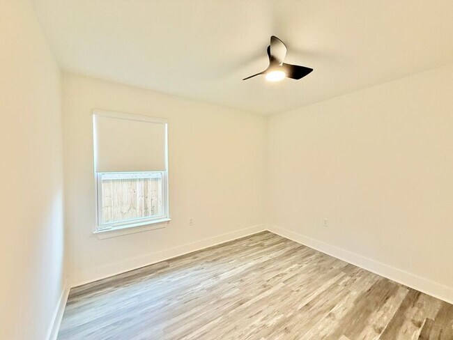 Building Photo - 1224 N X St