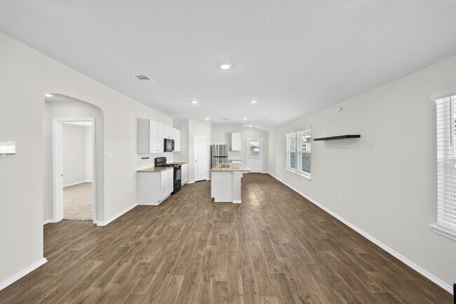 Building Photo - 3 Bedroom Rental in Convenient West San Antonio Location