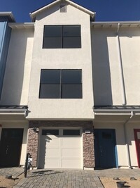 Building Photo - <b>Three Bedroom Townhouse near UNR<br><br>