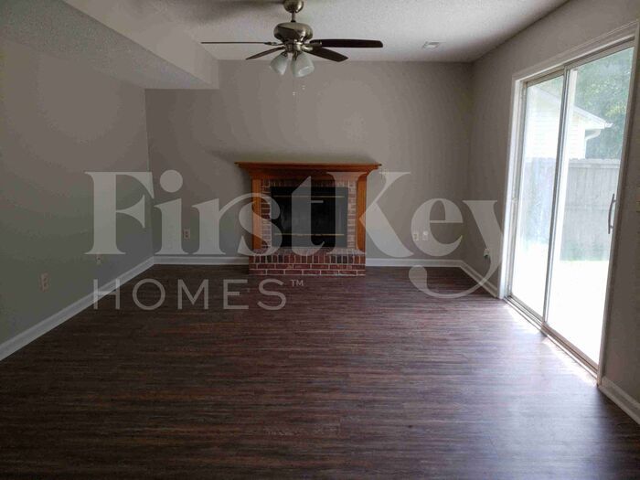 Building Photo - 160 Danzid Dr