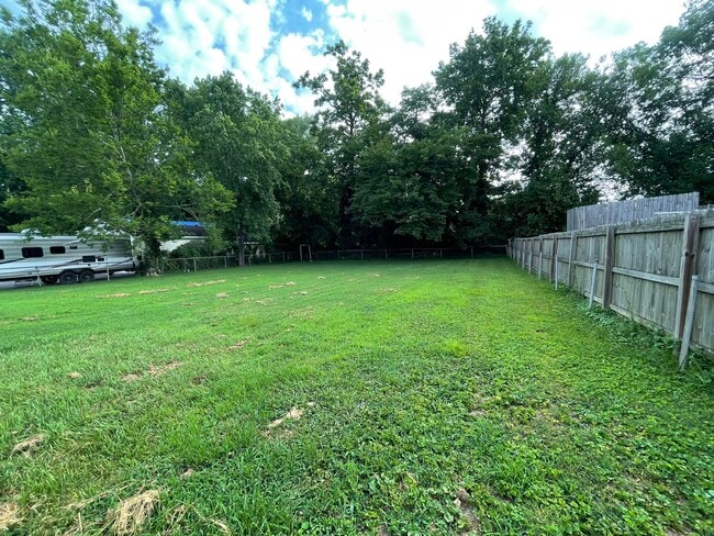 Building Photo - 114 Pardue Ln