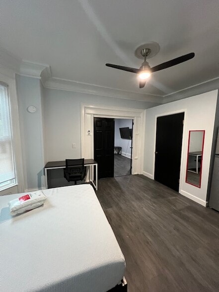 Building Photo - 1211 Madison St