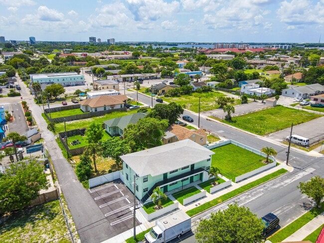 Building Photo - 1319 Douglass Ave