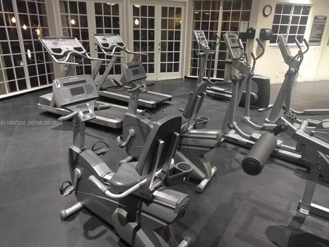 Building Photo - 2890 N Oakland Forest Dr