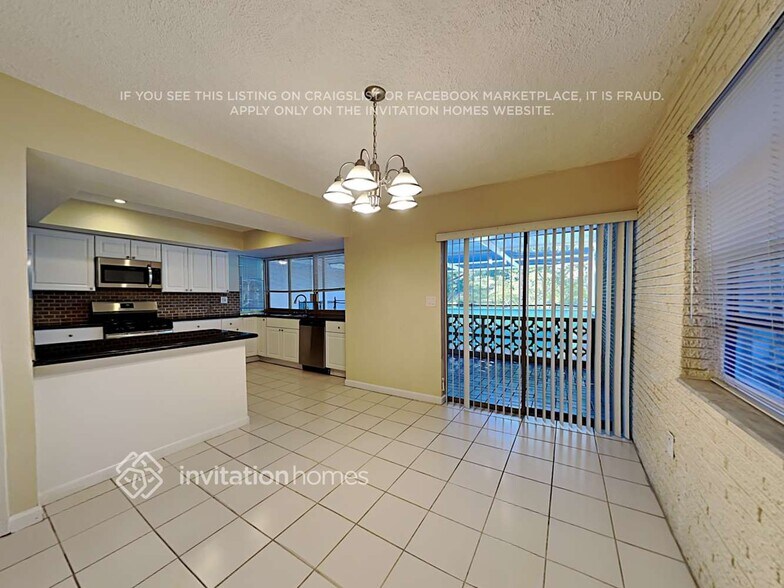 Building Photo - 3820 S Lake Terrace