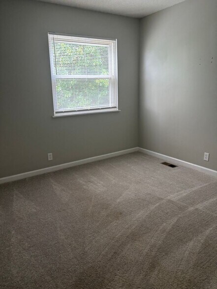 Building Photo - 2711 Clayton Dr NW