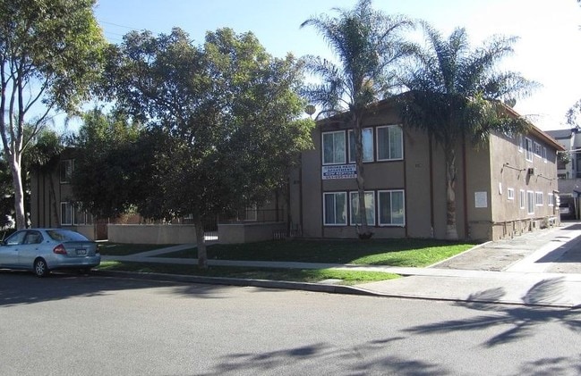 Building Photo - Corona Regis