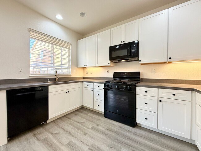 Building Photo - Renovated Coastal Home with NEW Kitchen and a Spacious Layout