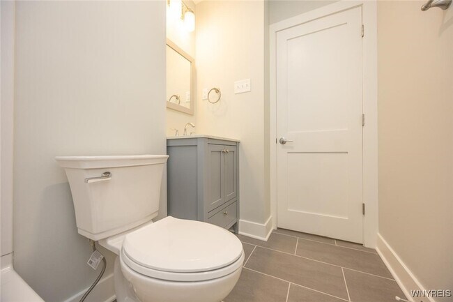 Building Photo - 1008 Elmwood Ave