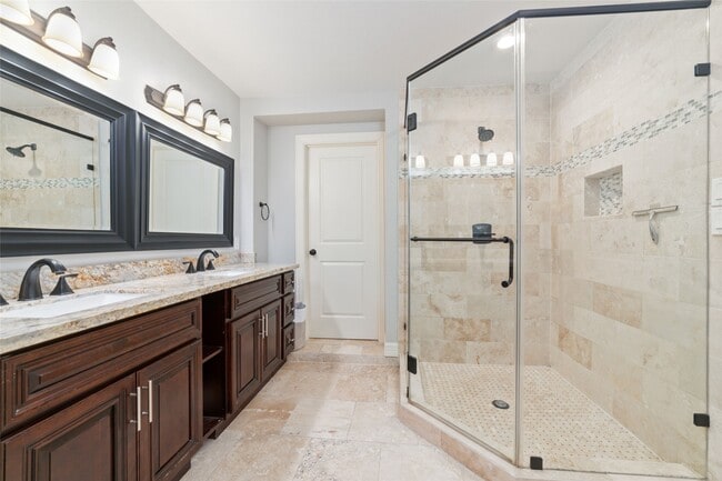 Building Photo - 3815 April Ln