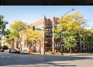 Building Photo - 3550 N Racine Ave