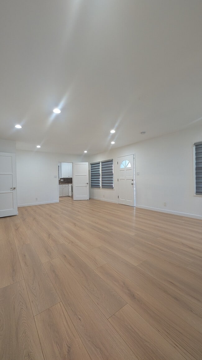 Building Photo - 3232 Brookhill St