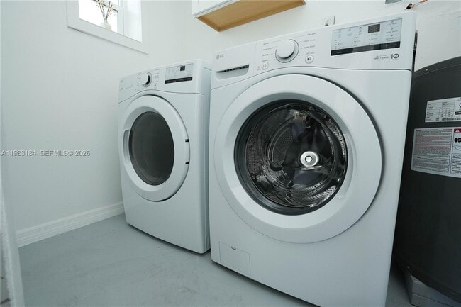 Building Photo - 742 Granada St