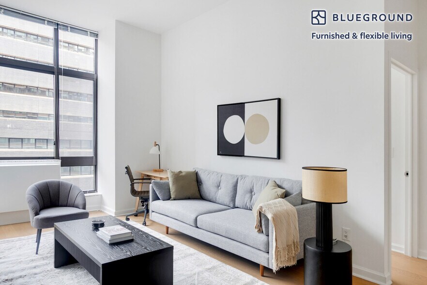 Primary Photo - 500 W 56th St