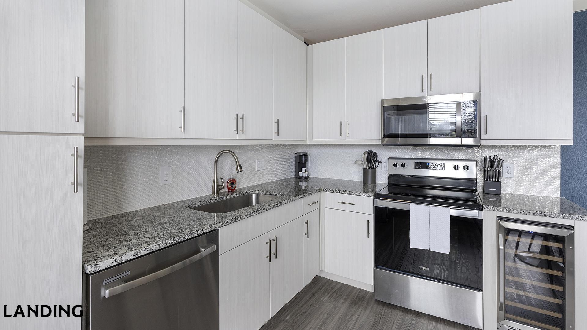 Building Photo - 3383 Cedarplaza Ln