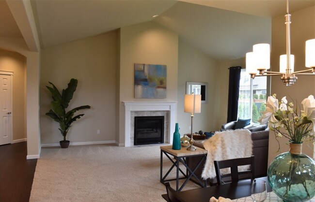 Building Photo - Main floor primary suite! 4 bedroom luxury...
