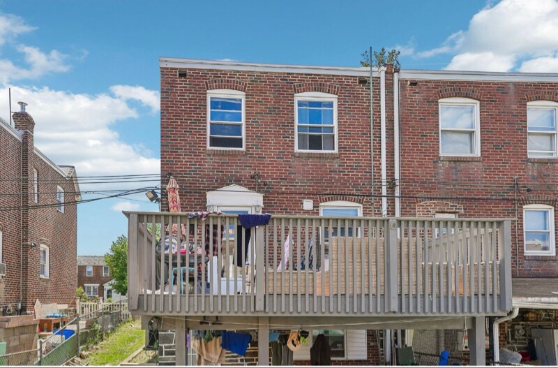 Building Photo - 1131 Fanshawe St