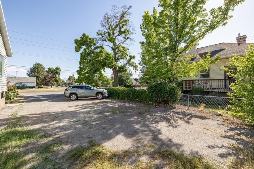 Building Photo - 792 500 N