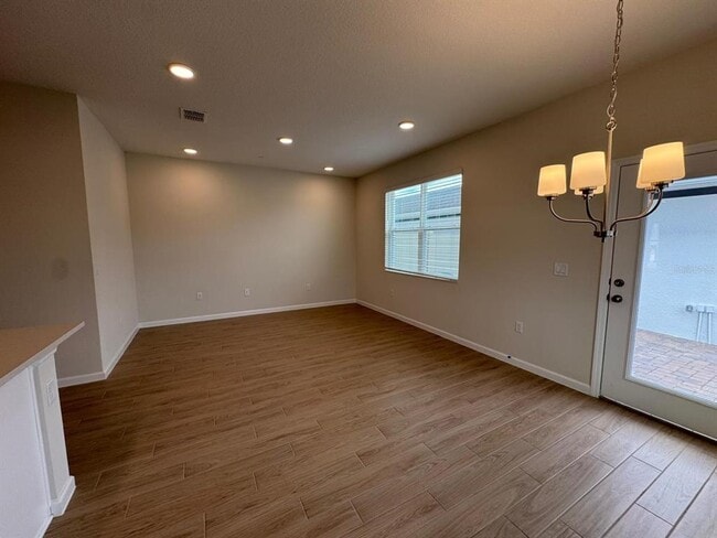 Building Photo - 498 Lady Palm St