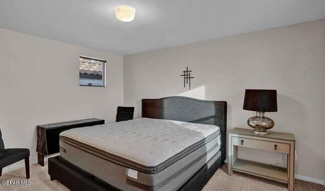 Building Photo - 4016 Camelot Heights Dr