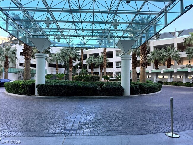 Building Photo - 322 Karen Ave