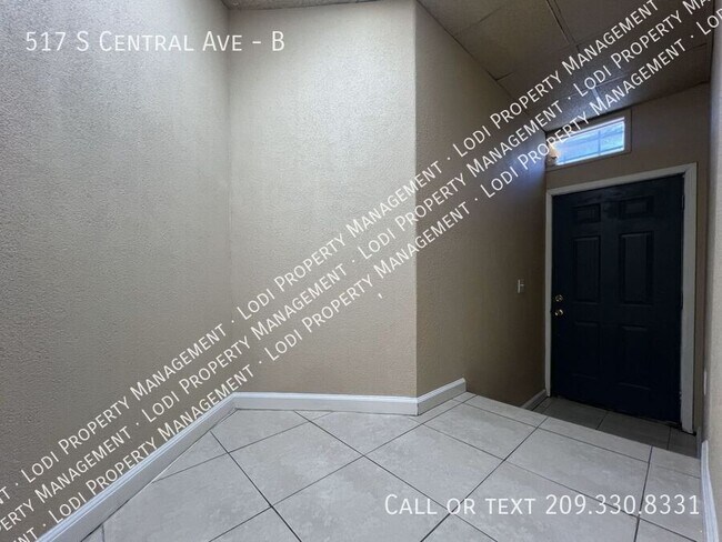 Building Photo - 517 S Central Ave