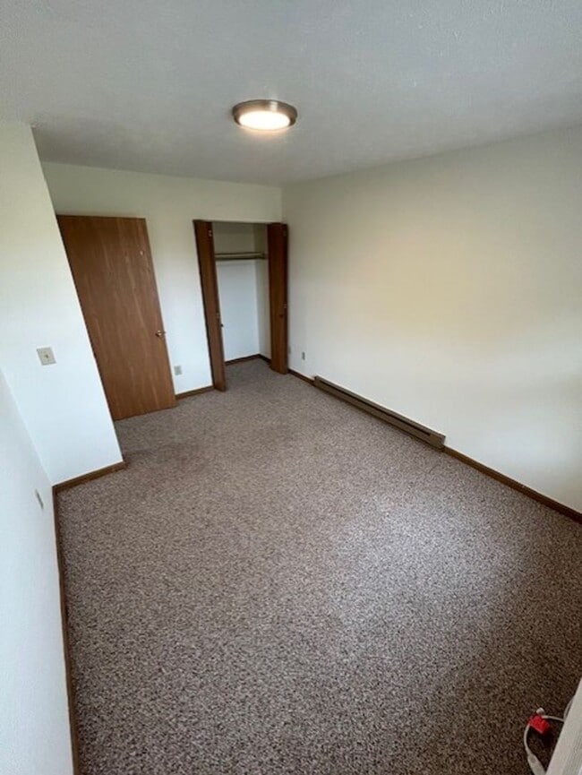 Building Photo - 1520 Hawk Cir