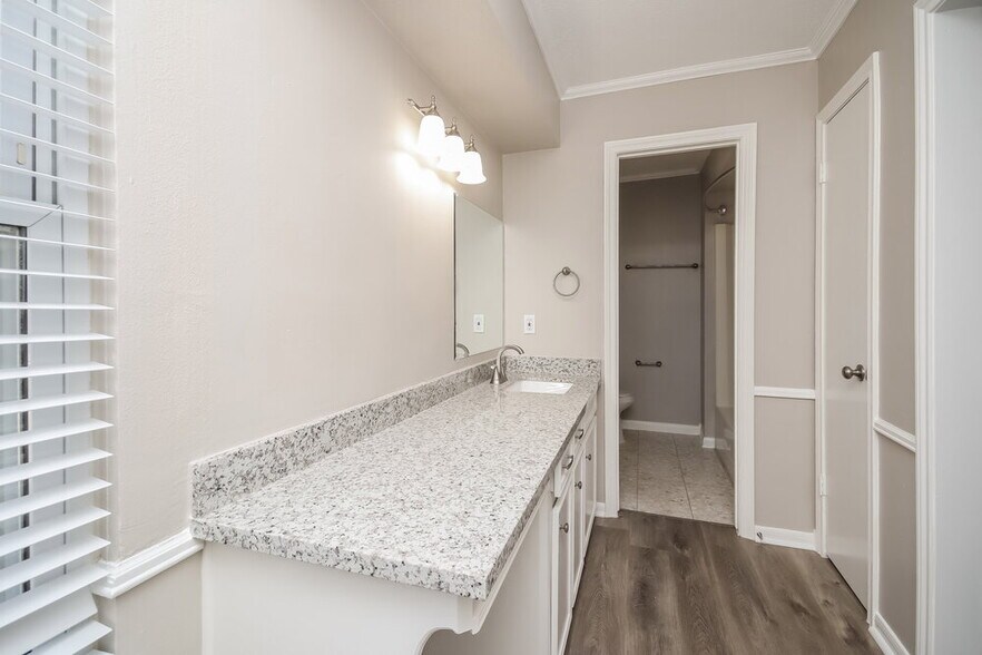 Building Photo - 17930 Cypress Spring Dr