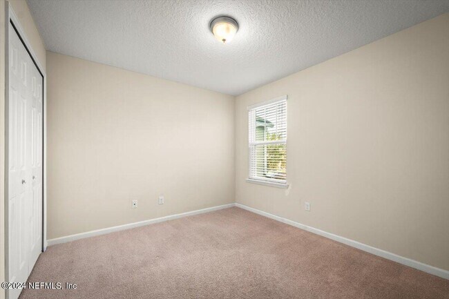 Building Photo - 215 Richmond Dr