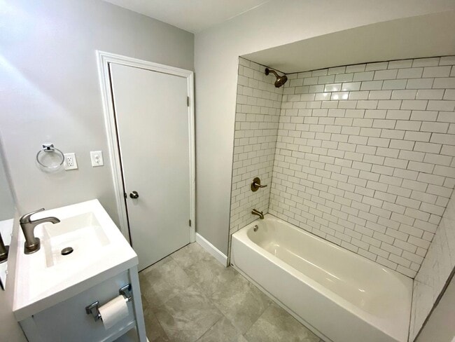 Building Photo - 4118 Browns Ln