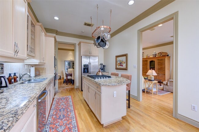 Building Photo - 6811 Staffordshire Blvd