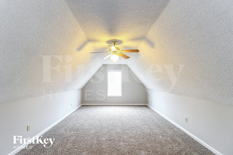 Building Photo - 7761 Shadow Hills Dr