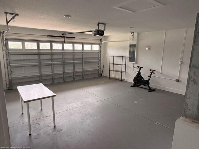 Building Photo - 331 Homasassa Ave NE