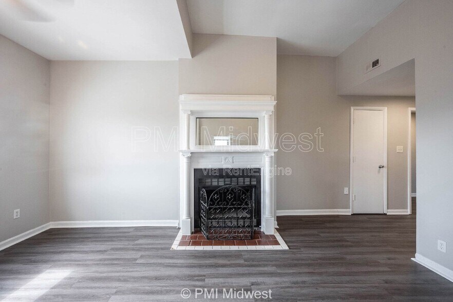Building Photo - 2060 N Delaware St