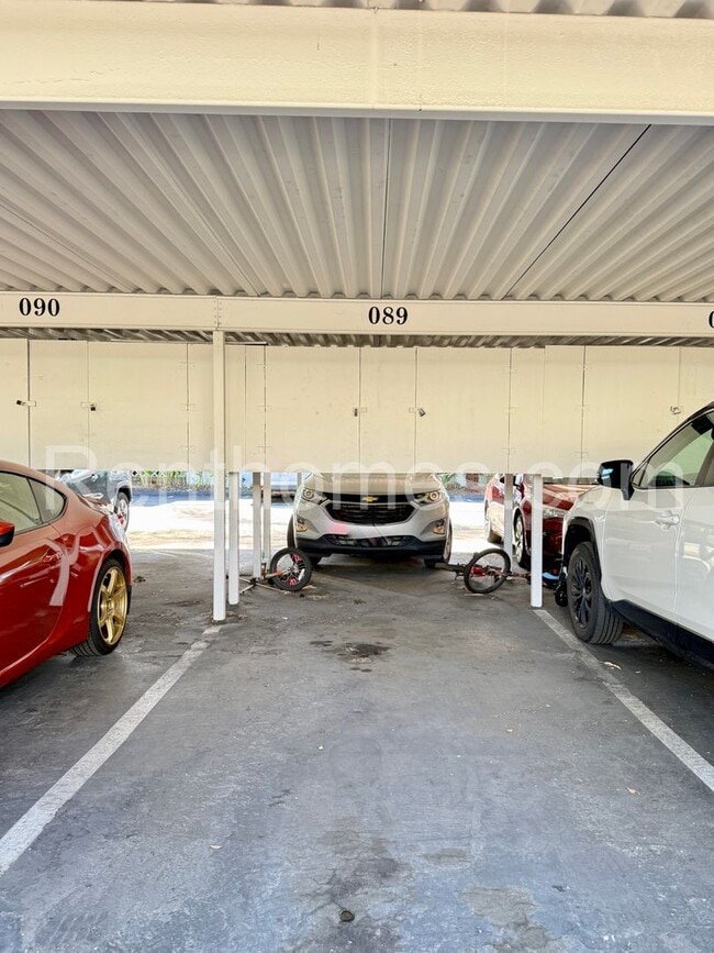 Building Photo - 9438 Twin Trails Dr