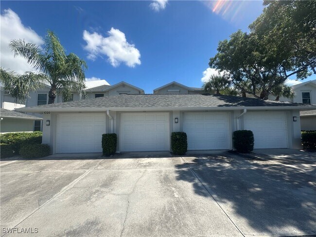 Building Photo - 1320 Charleston Square Dr