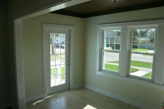 Building Photo - 415 Greenbriar Dr