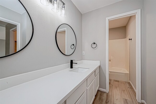 Building Photo - 12802 Sunset Dune Dr