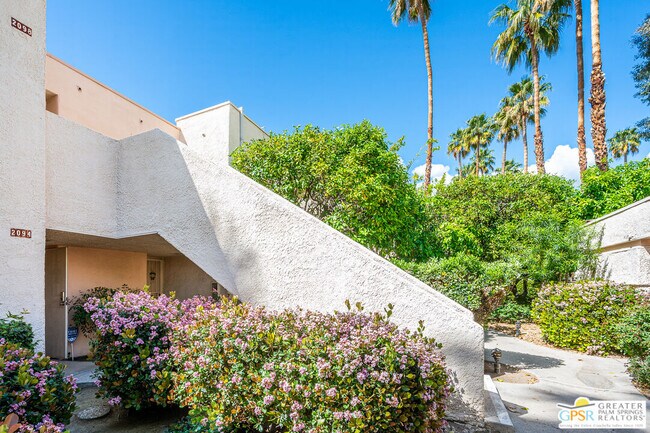 Building Photo - 2094 Normandy Ct