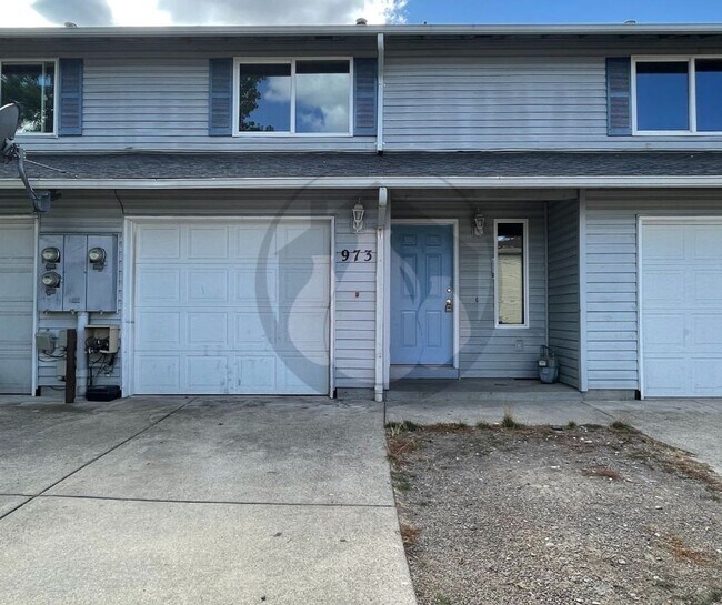 Primary Photo - Charter Triplex #2022-1085