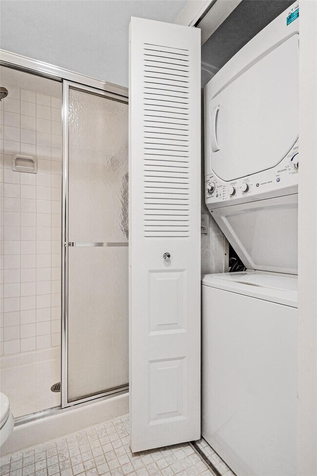 Building Photo - 21863 Arriba Real