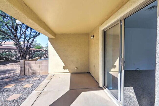 Building Photo - Rancho Sahuarita Home