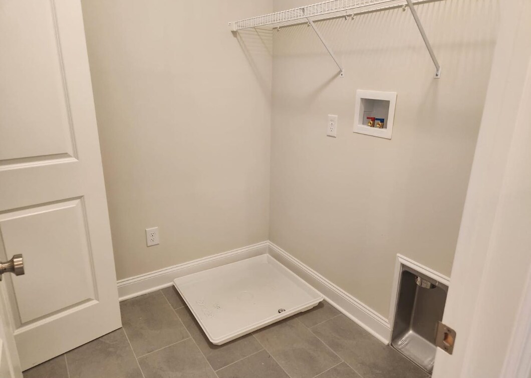 Building Photo - 328 Foxtail Ln