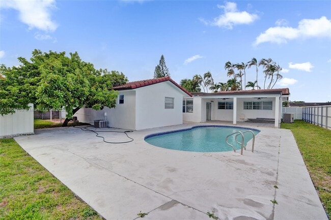 Building Photo - 5750 NW 111th St