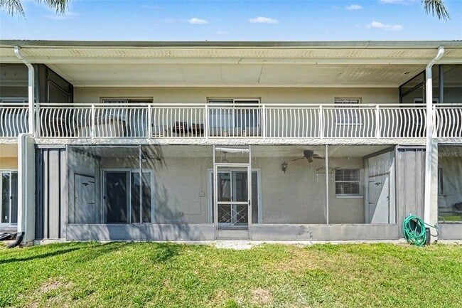 Building Photo - 8828 Bay Pointe Dr