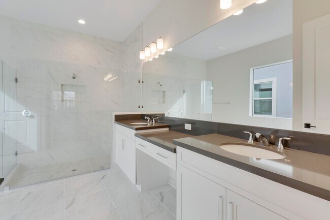 Building Photo - 12549 Nautilus Cir